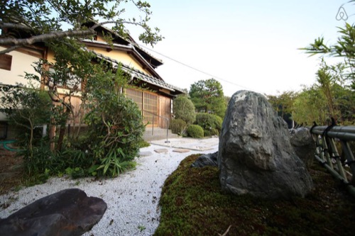 京都昭和初期に建てられた純日本家屋と日本庭園のある家 | Airbnb